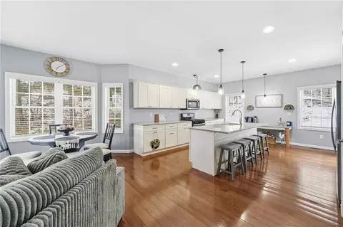Kitchen - 28 Cardinal Dr, Killingly, CT 06241 photo 2 of 4
