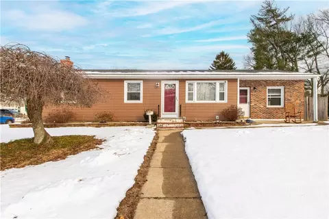 32 Lydia Rd, Coventry, RI 02816