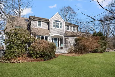 111 Beach St, North Kingstown, RI 02852