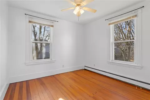 147 Warwick St, Woonsocket, RI 02895 photo 9