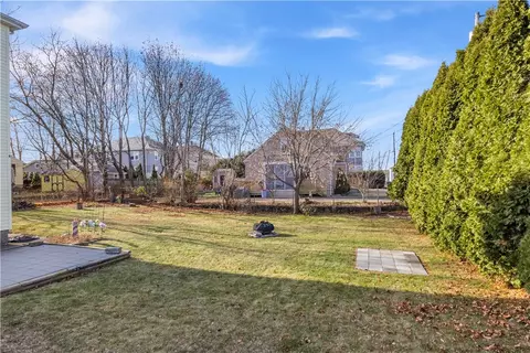147 Warwick St, Woonsocket, RI 02895 photo 33