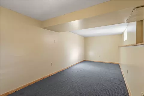 147 Warwick St, Woonsocket, RI 02895 photo 27