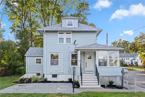 28 Manchester St, Warwick, RI 02888