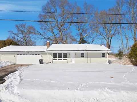 46 Circledale Dr, Cumberland, RI 02864