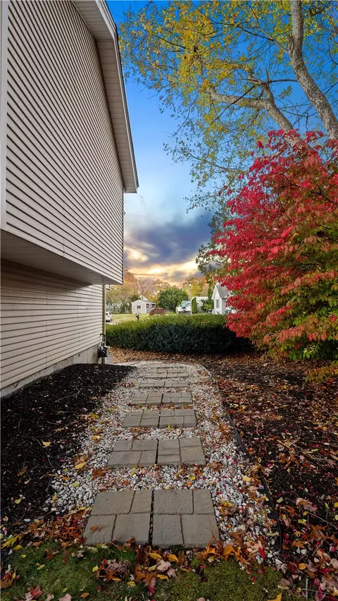 27 Great Oak Dr, Warwick, RI 02886 photo 35