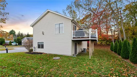 27 Great Oak Dr, Warwick, RI 02886 photo 34