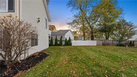 27 Great Oak Dr, Warwick, RI 02886 photo 32