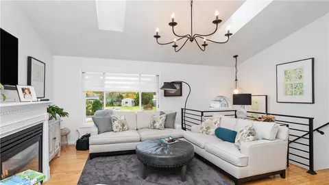 27 Great Oak Dr, Warwick, RI 02886 photo 8