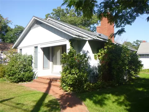 27 Shean St, Cranston, RI 02920