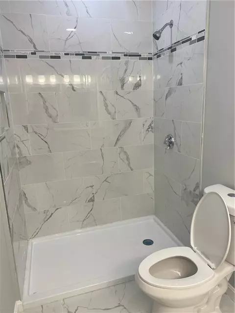 Bath - 184 Avenue C #E5, Woonsocket, RI 02895 photo 2 of 4