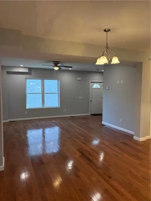 Living - 184 Avenue C #E5, Woonsocket, RI 02895 photo 1 of 1