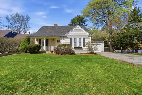 23 Richmond Ave, Barrington, RI 02806