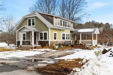 65 Columbia Heights Oval Cir, Charlestown, RI 02813