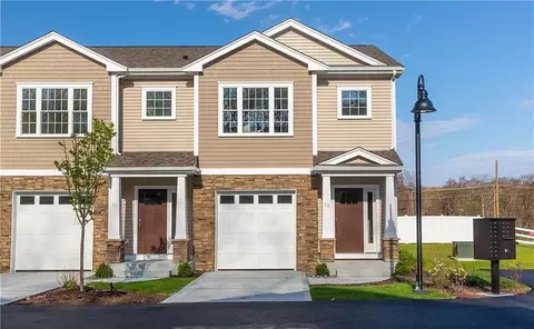 25 Franklin Rd #12, East Greenwich, RI 02818