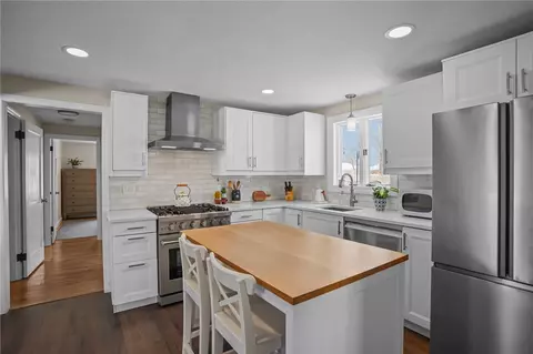 Kitchen - 44 Westbrook Rd, Warwick, RI 02886 photo 1 of 2