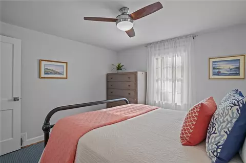 Bedroom - 44 Westbrook Rd, Warwick, RI 02886 photo 3 of 7