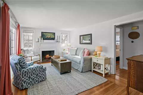 Living - 44 Westbrook Rd, Warwick, RI 02886 photo 2 of 4