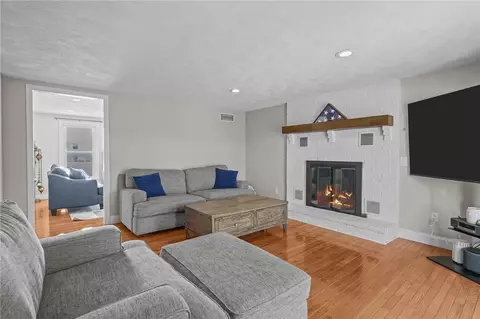 Living - 25 Janet Dr, Cranston, RI 02921 photo 1 of 5
