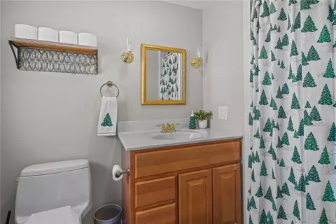 Bath - 25 Janet Dr, Cranston, RI 02921 photo 2 of 4