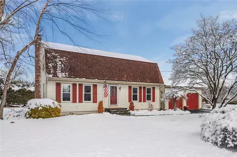 25 Janet Dr, Cranston, RI 02921