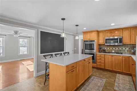 Kitchen - 25 Janet Dr, Cranston, RI 02921 photo 4 of 4