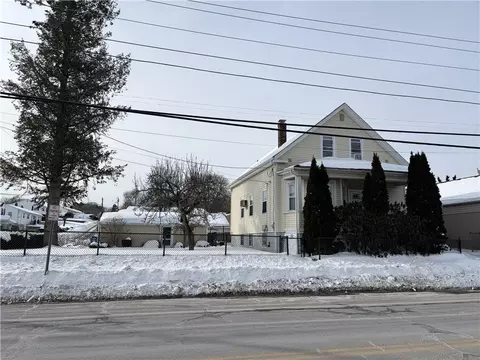 822 Atwood Ave, Cranston, RI 02920