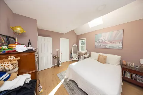 Bedroom - 7 Elgin St, Warwick, RI 02889 photo 2 of 9