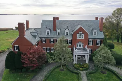 115 Nayatt Rd, Barrington, RI 02806