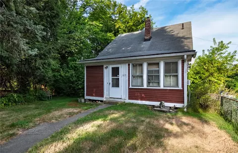 317 Morgan Ave, Johnston, RI 02919