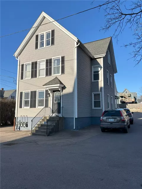 2 Gravity Ct, Westerly, RI 02891