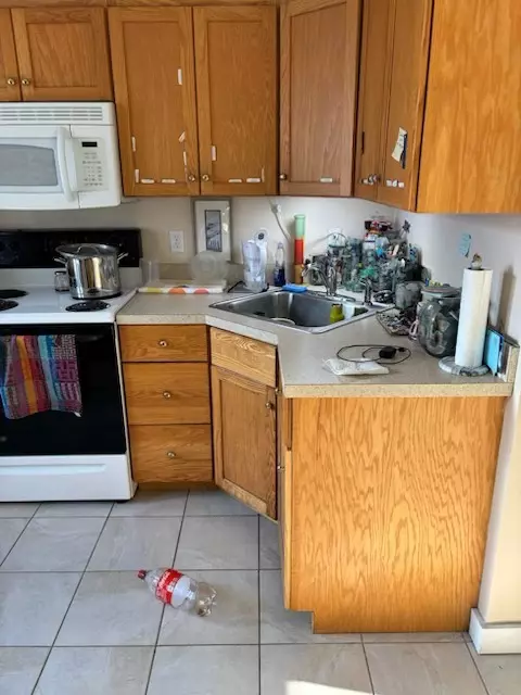 Kitchen - 2 Gravity Ct, Westerly, RI 02891 photo 2 of 2