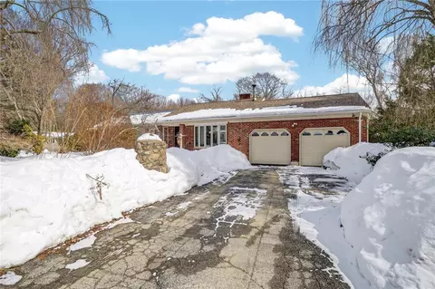 7 Earhart St, Johnston, RI 02919