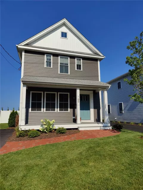 165 Graystone St, Warwick, RI 02886
