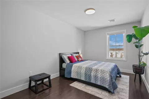 Bedroom - 165 Graystone St, Warwick, RI 02886 photo 8 of 12