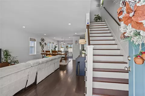 Entry Way - 165 Graystone St, Warwick, RI 02886 photo 4 of 6
