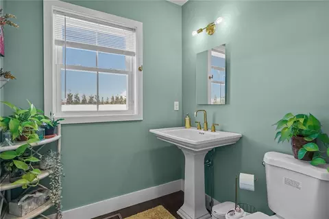 Bath - 165 Graystone St, Warwick, RI 02886 photo 1 of 3