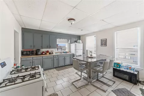 271 Elm St, Woonsocket, RI 02895 photo 8