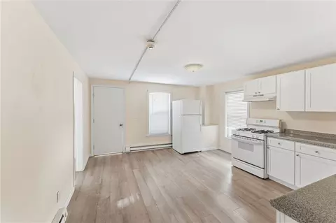271 Elm St, Woonsocket, RI 02895 photo 4