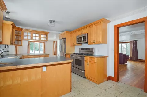 Kitchen - 29 Forest Rd, Bristol, RI 02809 photo 5 of 6