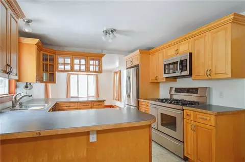 Kitchen - 29 Forest Rd, Bristol, RI 02809 photo 2 of 6