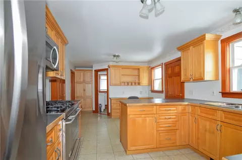 Kitchen - 29 Forest Rd, Bristol, RI 02809 photo 6 of 6