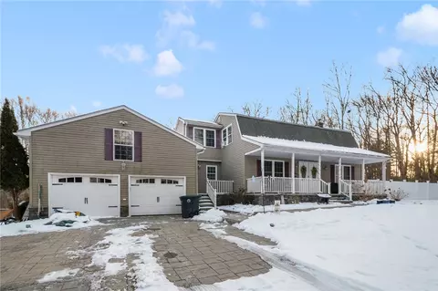 233 Sisson Rd, Coventry, RI 02816