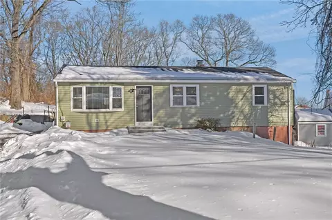 5 Deluca St, Johnston, RI 02919