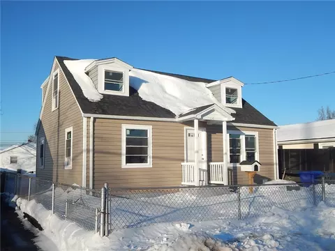 84 Farrell St, Pawtucket, RI 02861