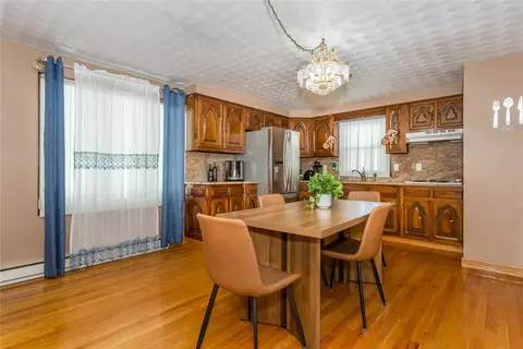 275 Columbus Ave, Pawtucket, RI 02861