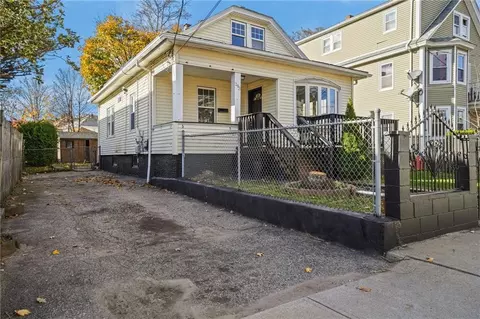 293 Webster Ave, Cranston, RI 02920