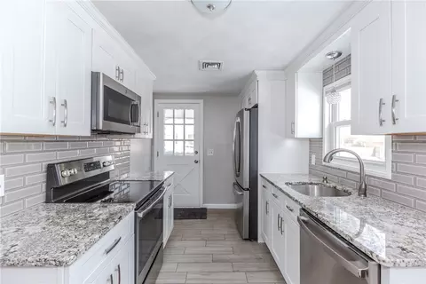 Kitchen - 266 Vineyard Rd, Warwick, RI 02889 photo 1 of 3