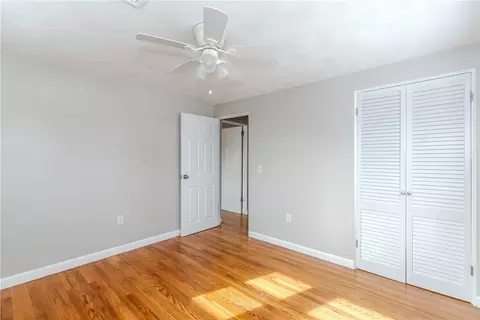 Bedroom - 266 Vineyard Rd, Warwick, RI 02889 photo 9 of 9