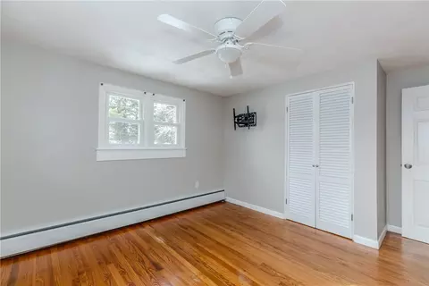 Bedroom - 266 Vineyard Rd, Warwick, RI 02889 photo 5 of 9