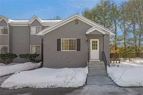 25 Magnum Ct #17, Smithfield, RI 02917